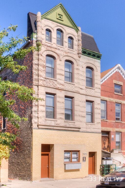 1420 BLACKHAWK ST