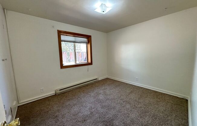 3 beds, 1 bath, $1,725