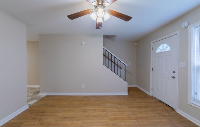 3 beds, 2 baths, 1,300 sqft, $1,825, Unit 666FPL