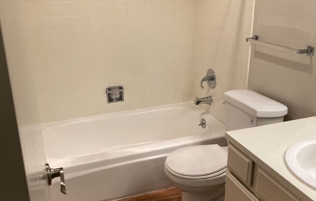 1 bed, 1 bath, 875 sqft, $1,555, Unit 3430-206