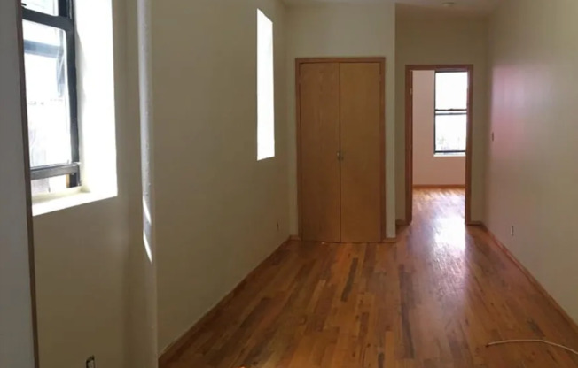 302 E 104 ST