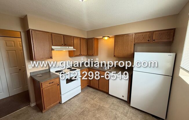 2269 11th Ave E, North St. Paul, MN 55109
