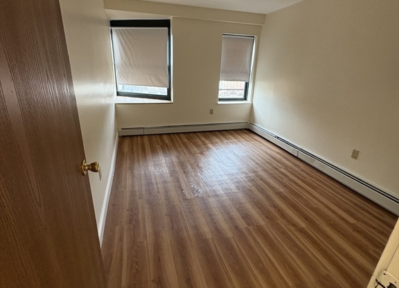 2 beds, 1 bath, 683 sqft, $3,000, Unit 66