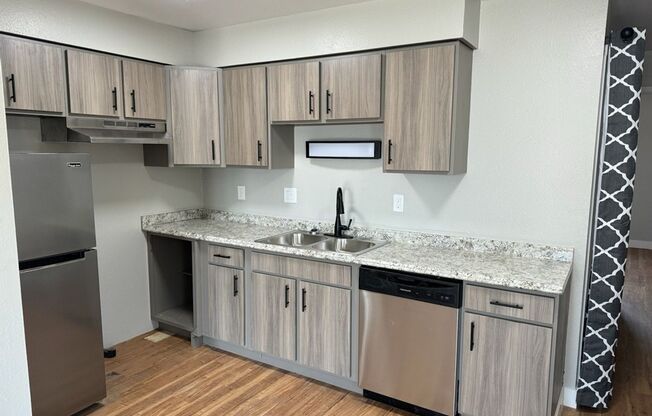 1 bed, 1 bath, 557 sqft, $1,295, Unit 812 - Unit 102