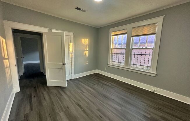 3 beds, 1 bath, $1,100