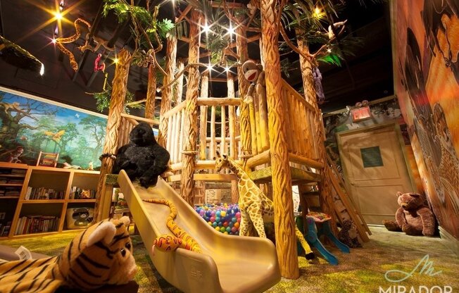 1 bed, 1 bath, $5,500, Unit 812