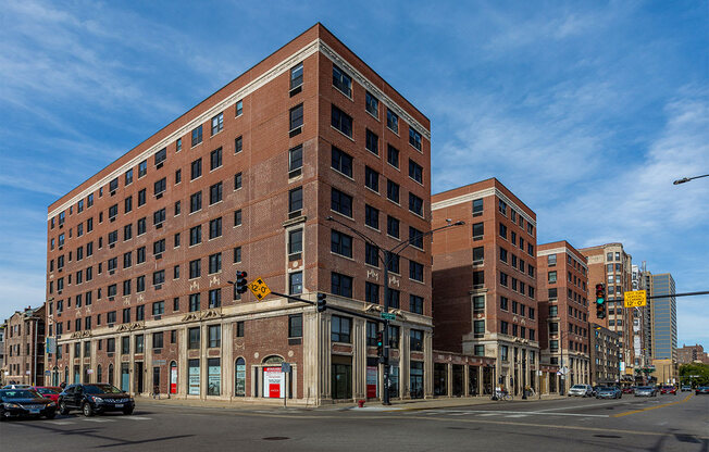 The Edison apartments 5200 N Sheridan Rd, Chicago, IL 60640