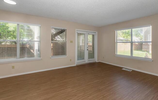 2 beds, 1 bath, 719 sqft, $1,399