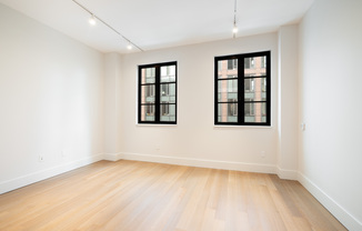 517 W 29 ST