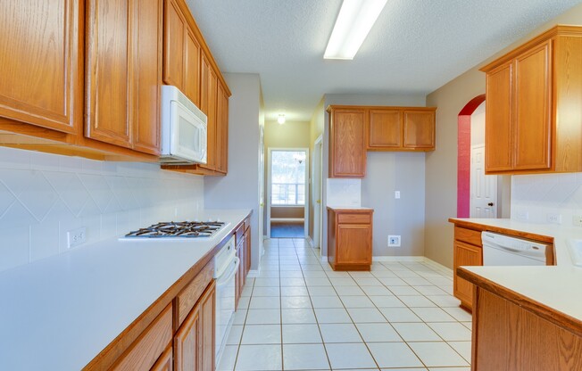 Come to see this beautiful home in great neighborhood