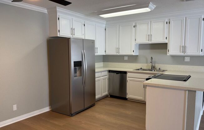 2 beds, 1 bath, 906 sqft, $2,850, Unit L1