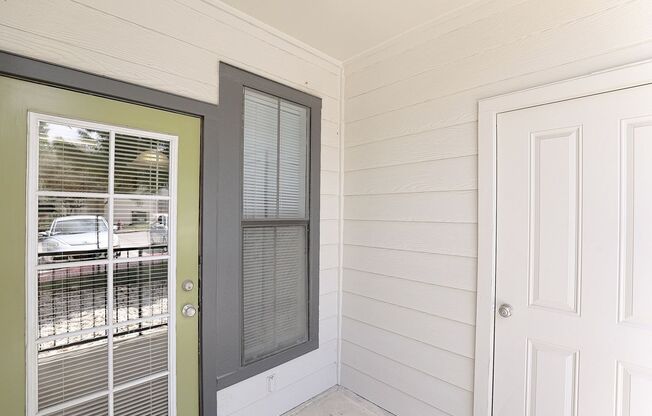 1 bed, 1 bath, 715 sqft, $1,051