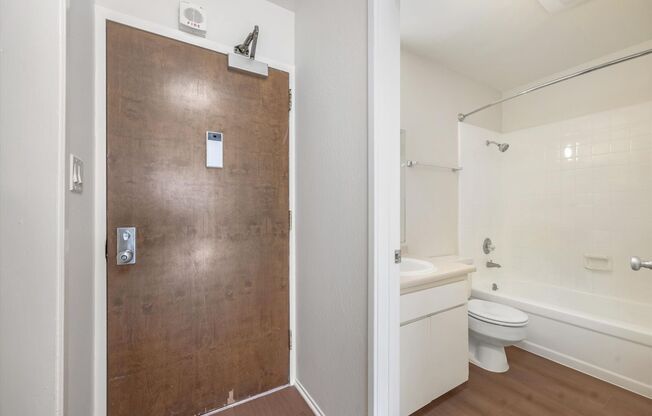 Studio, 1 bath, $2,650, Unit 2D