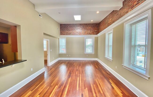 Columbia Heights - The Majestic Large 2 bed 2 bath w/cathedral ceilings and parking