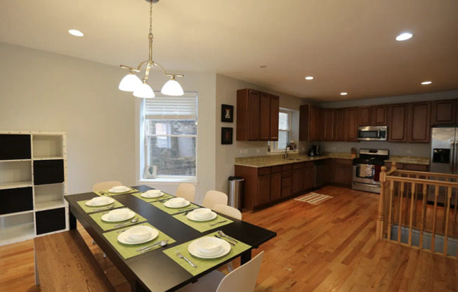 3045 W FULLERTON