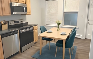 4 beds, 1 bath, 1,200 sqft, $4,000, Unit 3(2B)