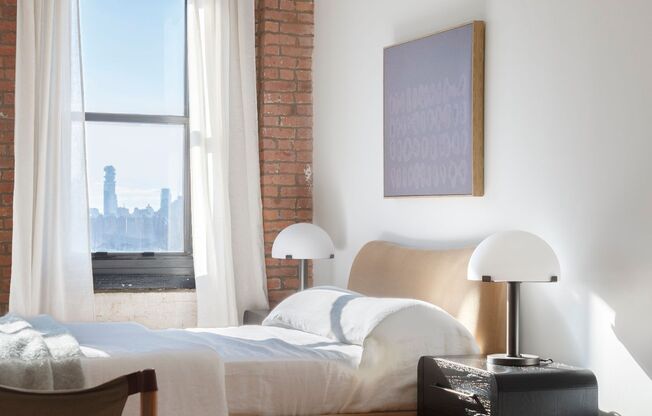 Studio, $4,750, Unit 2R