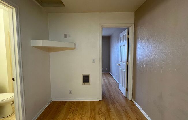 1 bed, 1 bath, $750, Unit 322 E Whitman # 2