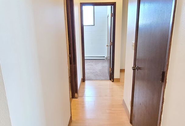 3 beds, 1 bath, 1,100 sqft, $860, Unit 216