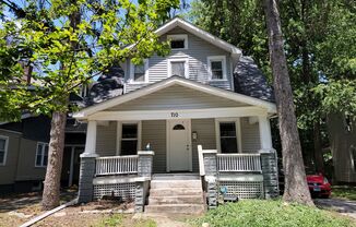 Charming House Located 1 Block From Campus