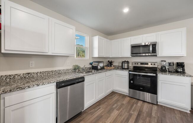 Modern Spacious 5-Bedroom Home Built in 2023