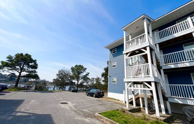 2 beds, 2 baths, 950 sqft, $1,705, Unit 2107-10