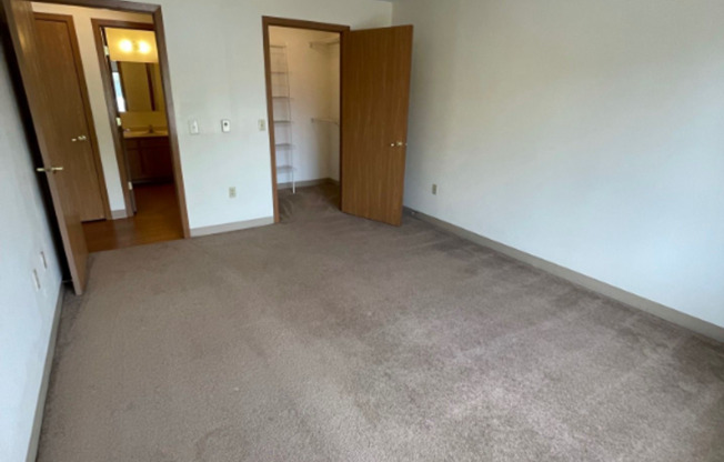 1 bed, 1 bath, 786 sqft, $1,100