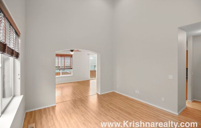 Gorgeous 3BD* 2.5BA* Located in Autumn Meadows Community *SPECTACULAR LOCATION* & *GREAT BACKYARD!*