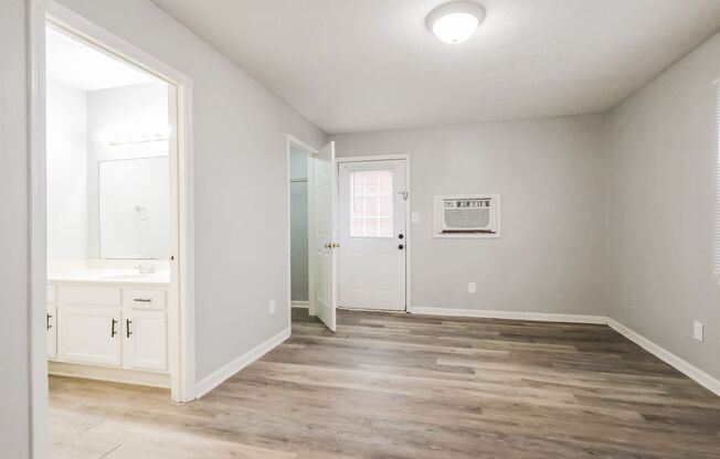 1 bed, 1 bath, 560 sqft, $795, Unit G48