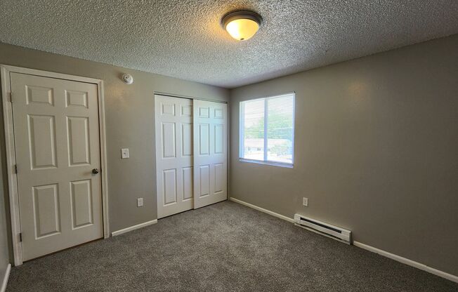 2 beds, 1 bath, 710 sqft, $1,100, Unit HH336