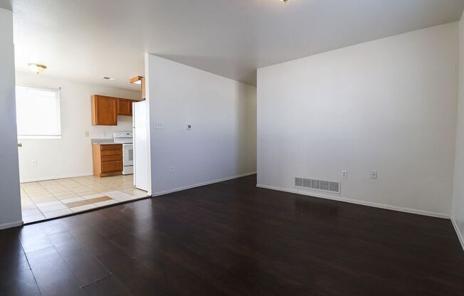 3 beds, 1 bath, $1,450, Unit 3638 Denver St