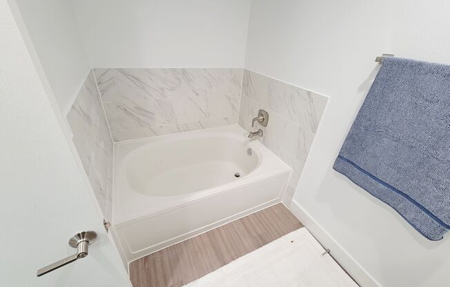 3 beds, 2 baths, 1,609 sqft, $3,750