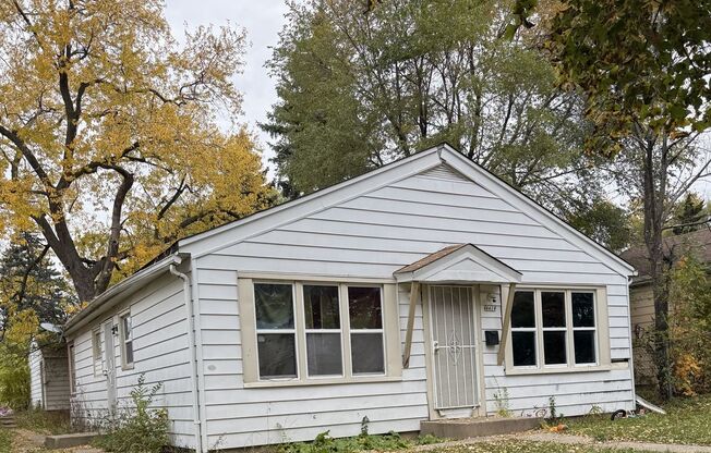 3BR SINGLE FAMILY, YARD, GARAGE, FULL BASEMENT, NICE!!