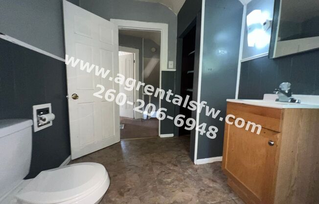 3 beds, 1 bath, $995