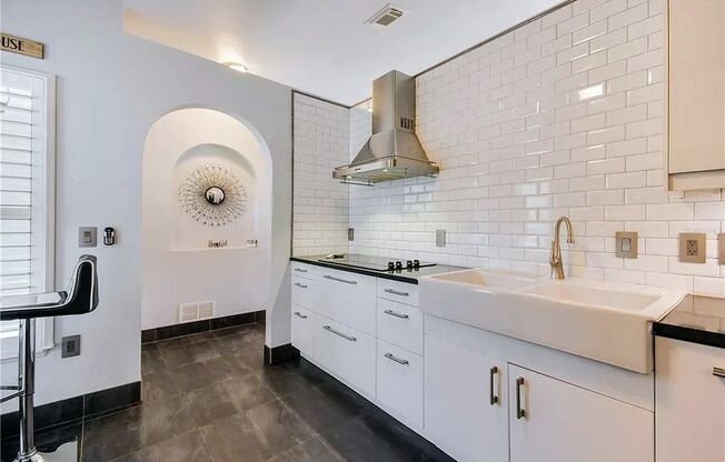 Designer-Remodeled Gem in Ashington Park | 3 Bed, 2 Bath Single-Family Stunner Near UCF!