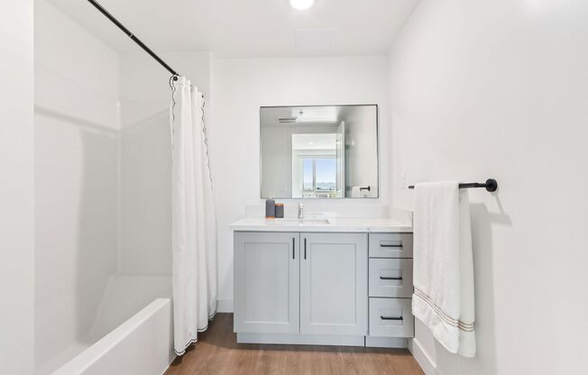 2 beds, 2 baths, 879 sqft, $3,025, Unit 414