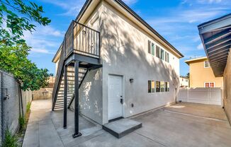 11845 Hamlin St North Hollywood, CA  91606