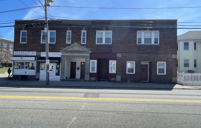 192 W SQUANTUM ST