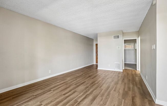 1 bed, 1 bath, 750 sqft, $2,560, Unit 12