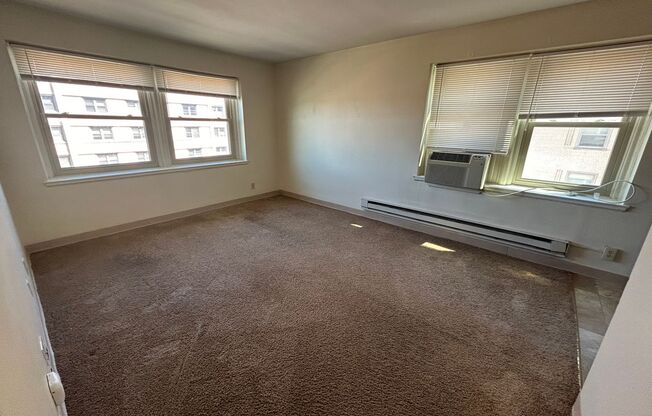 1 bed, 1 bath, $895, Unit 503