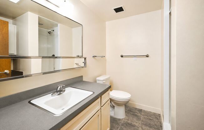 2 beds, 2 baths, 883 sqft, $1,685, Unit 313