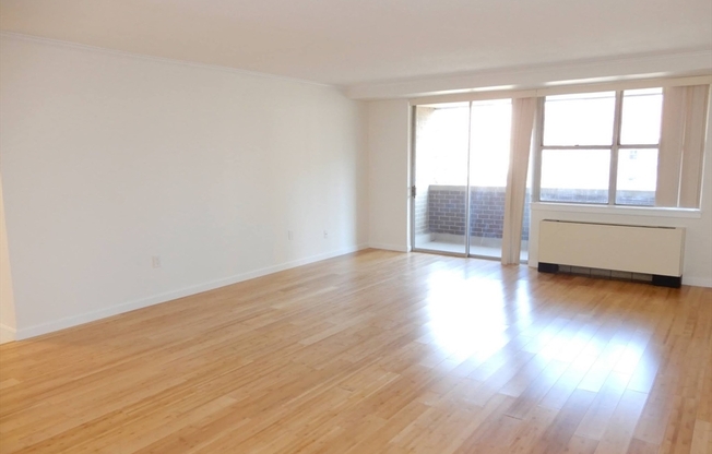 1 bed, 1 bath, 850 sqft, $3,300, Unit 6J