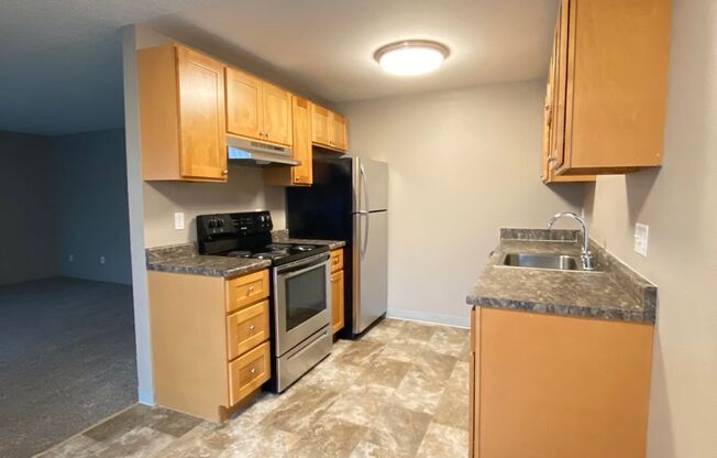 2 beds, 1 bath, 830 sqft, $1,250, Unit C-208