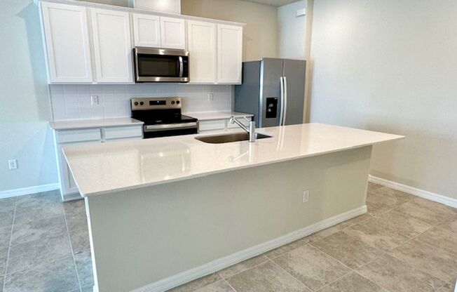 3 Bedroom/ 2.5 Baths / 2 Car Garage Townhome in Winter Garden
