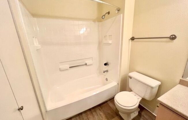 2 beds, 2 baths, 990 sqft, $2,595, Unit A 107