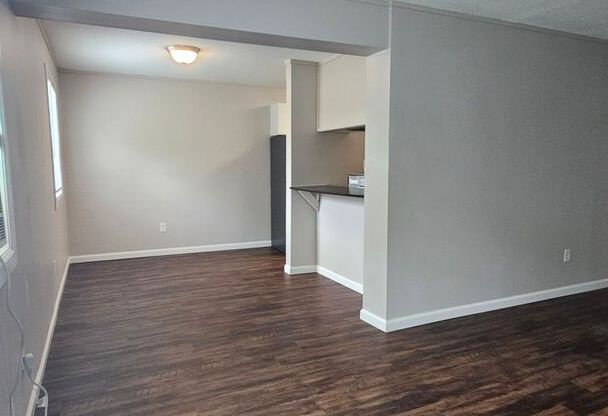 2 beds, 1 bath, 800 sqft, $1,175, Unit Apt 201
