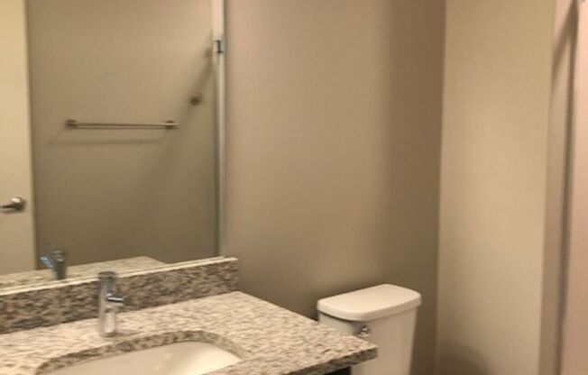 2 beds, 2 baths, 938 sqft, $1,950, Unit 204