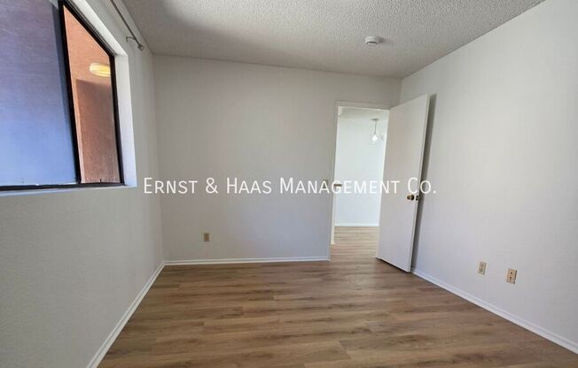28 CERRITOS AVE