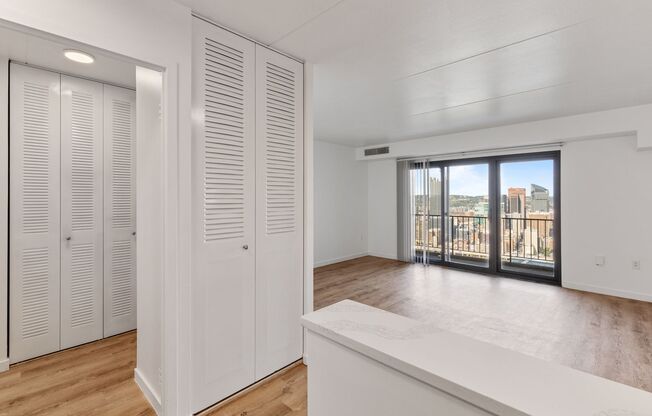 Studio, 1 bath, 580 sqft, $1,468, Unit 302