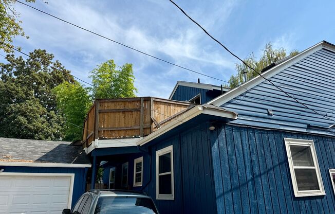 Birds Nest with amazing upper level landing and deck